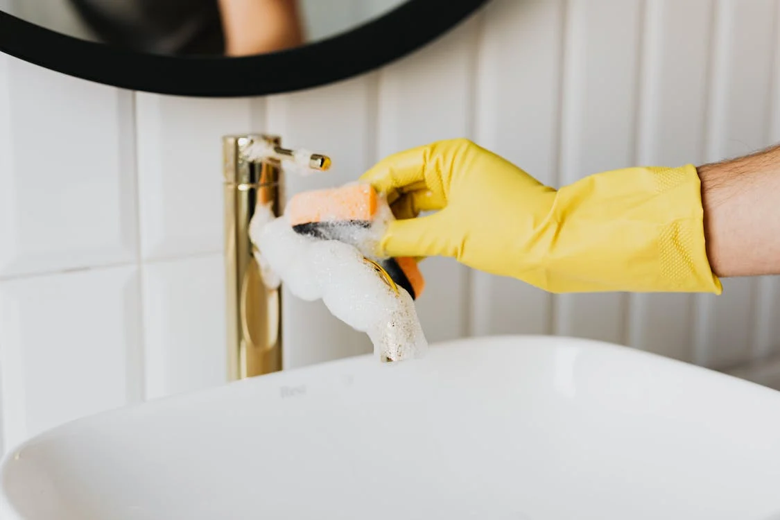 How to remove sink stopper